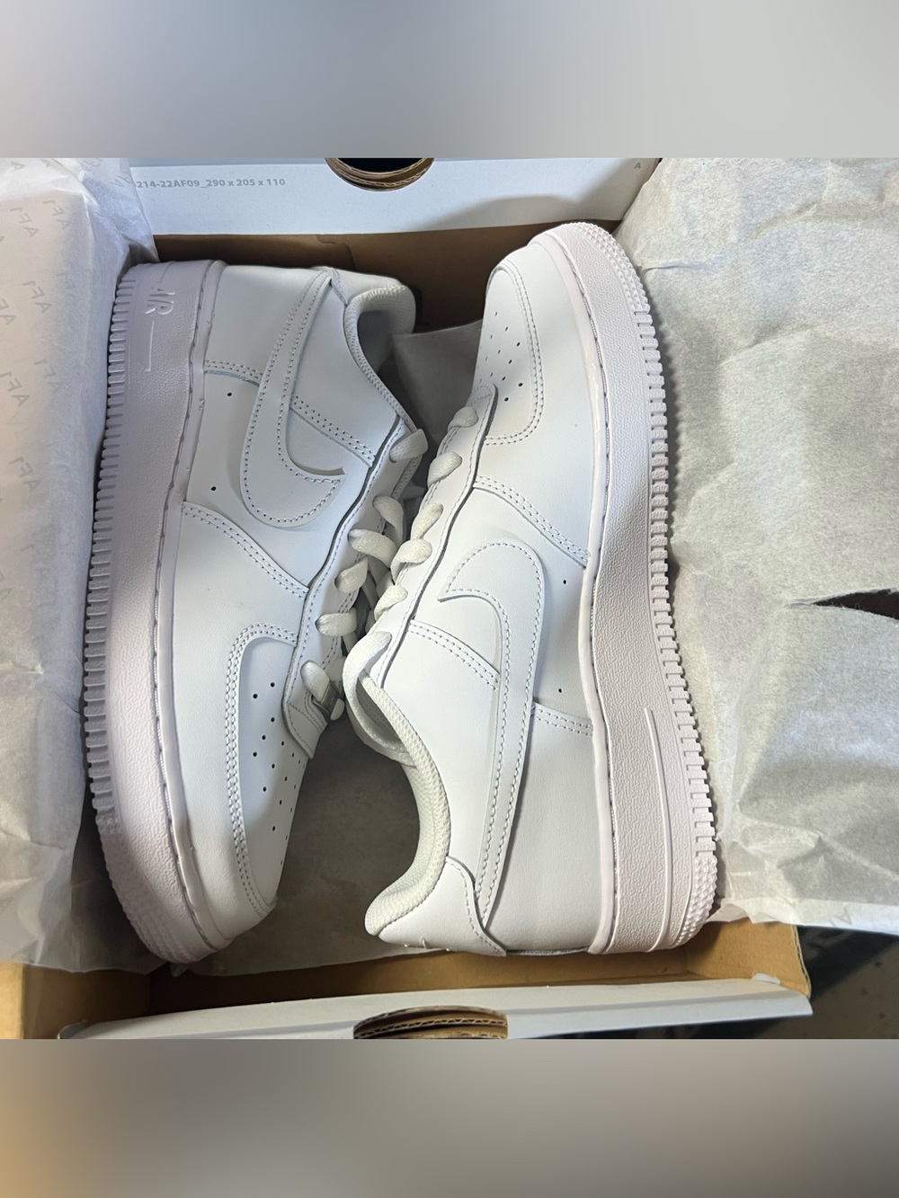 Nike Air Force 1 7Y (7.5-8 women)